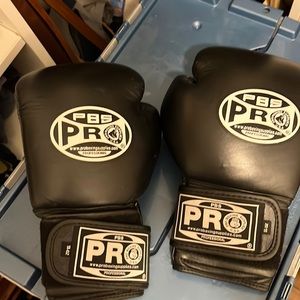 14 oz leather boxing gloves